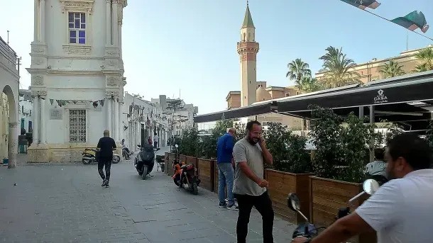 Quán cà phê tháp đồng hồ ở Libya