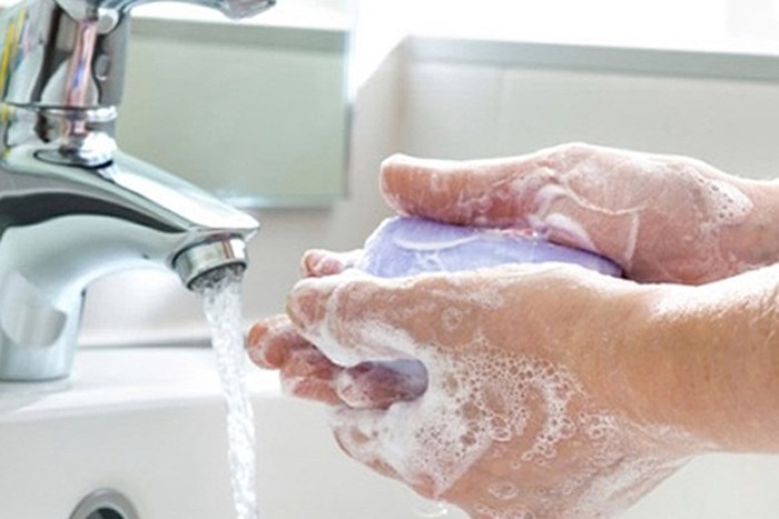 Rửa tay với xà phòng ngăn ngừa cúm gia cầm