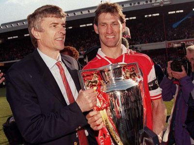 Wenger cùng Tony Adams